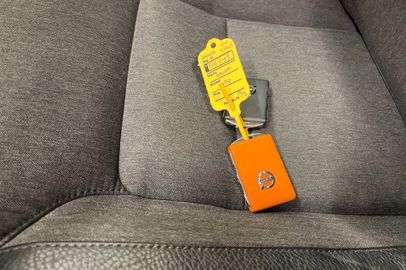 Car image 27