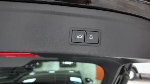 Car image 47