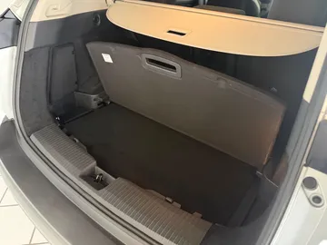 Car image 38