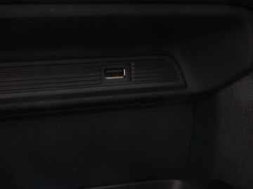 Car image 35