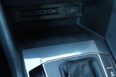 Car image 31