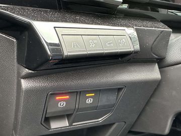 Car image 37