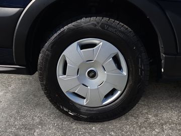 Car image 26
