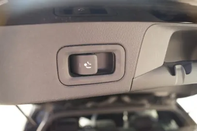 Car image 32