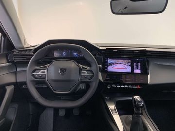 Car image 30