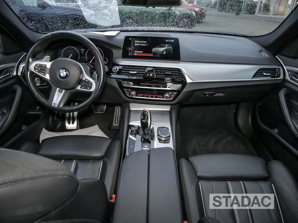 BMW 540i Touring xDrive 250 kW image number 11