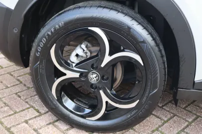 Car image 33