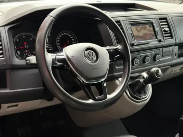 Car image 35