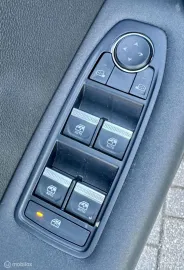 Car image 40