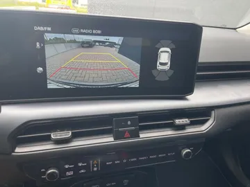 Car image 13