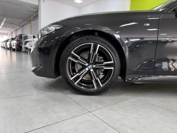 Car image 38