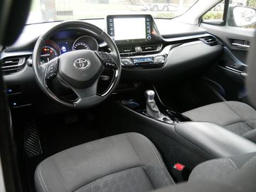 Car image 14