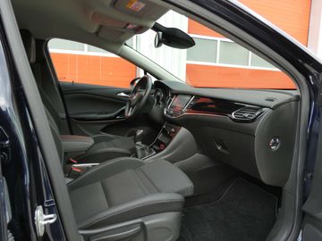 Car image 26