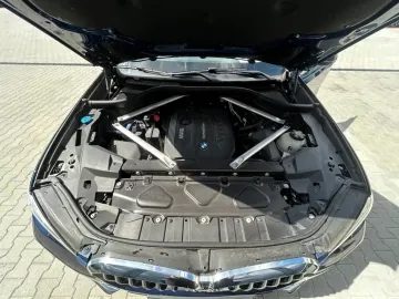 Car image 36