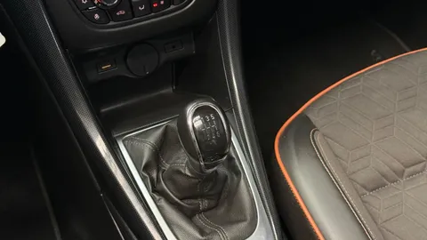 Car image 28