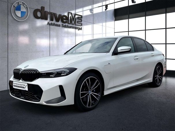 BMW 330i 135 kW image number 2