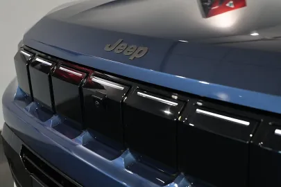 Car image 33