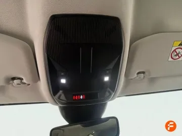 Car image 32