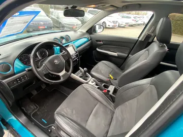 Car image 40