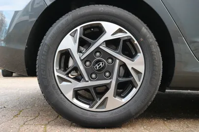 Car image 29