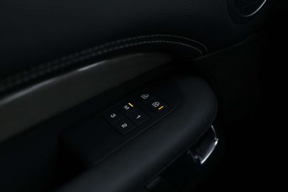 Car image 47