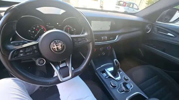 Alfa Romeo Stelvio 2.2 Q4 140 kW image number 13