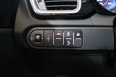 Car image 30