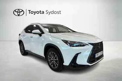 Car image 18
