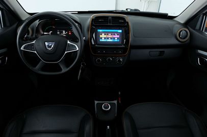 Car image 5