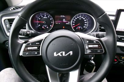 Car image 33