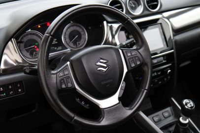 Car image 15