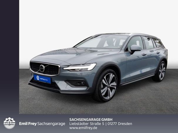 Volvo V60 Cross Country AWD B4 145 kW image number 1