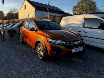Car image 19