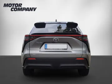 Car image 5