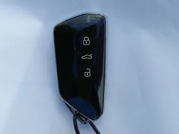 Car image 30