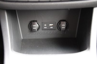 Car image 26