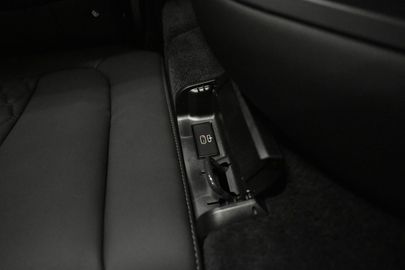 Car image 36