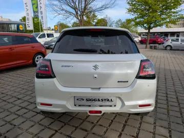 Car image 27
