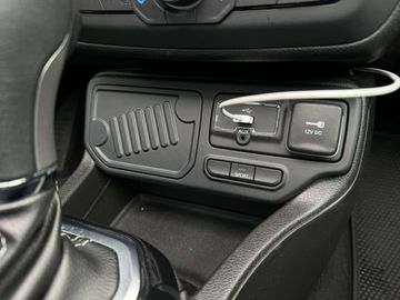 Car image 33