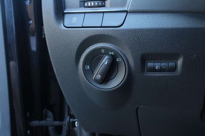 Car image 35