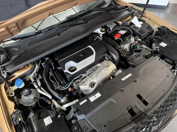 Car image 35