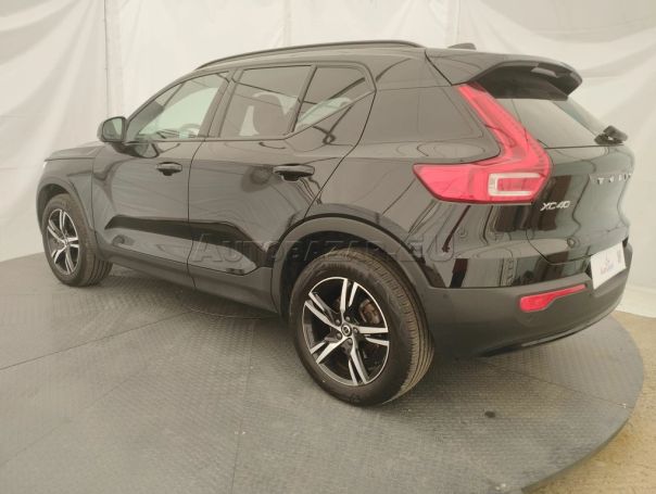 Volvo XC40 B3 Plus Dark 120 kW image number 4