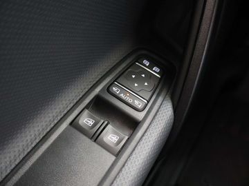 Car image 33