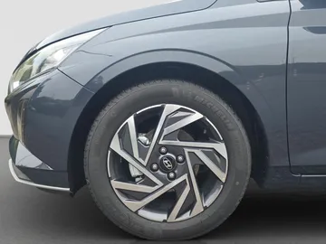 Car image 22