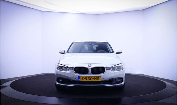 BMW 320i Touring 135 kW image number 3