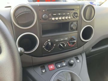 Car image 15