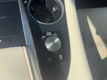 Car image 37