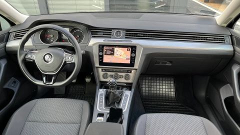 Car image 37