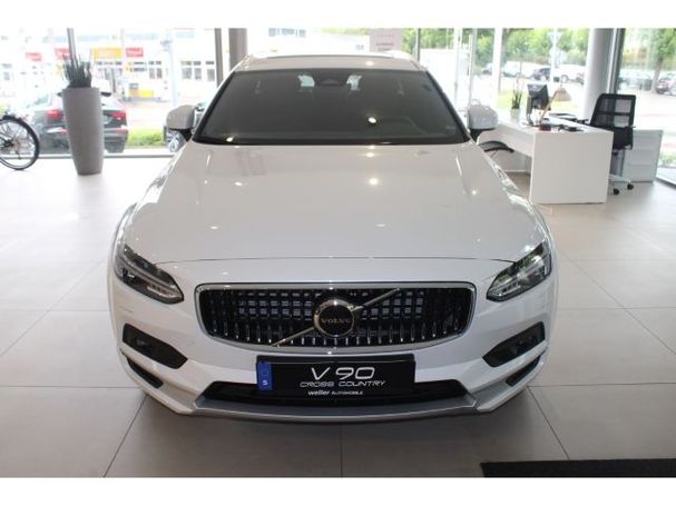 Volvo V90 Cross Country AWD B4 145 kW image number 2