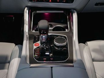 Car image 37